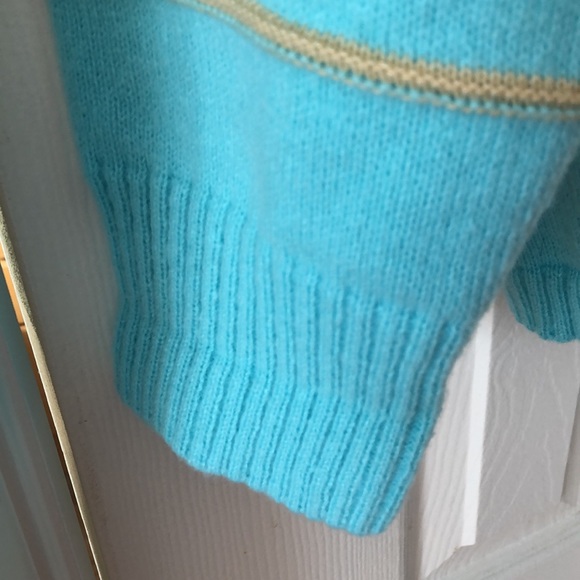 Brand new sweater - Picture 4 of 6